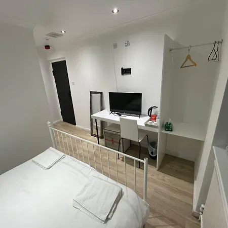 The Avenue 3* Leeds (West Yorkshire)