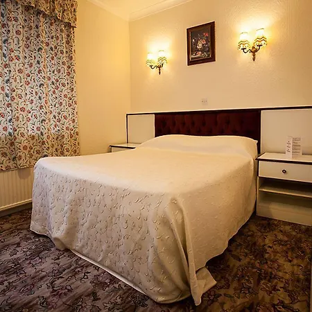 The Avenue Hotel