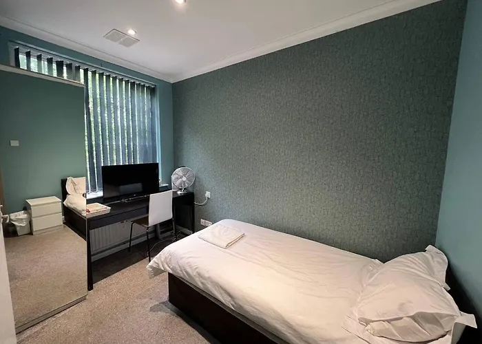 The Avenue 3* Leeds (West Yorkshire)