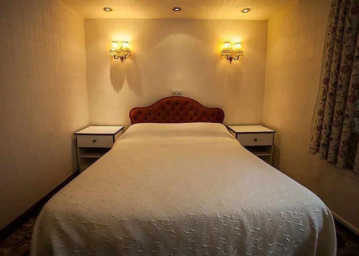 The Avenue 3* Leeds (West Yorkshire)