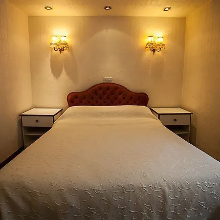 The Avenue 3* Leeds (West Yorkshire)