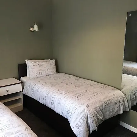 The Avenue Leeds (West Yorkshire)