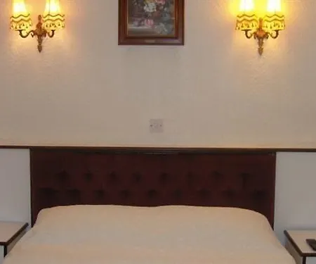 The Avenue Leeds (West Yorkshire)