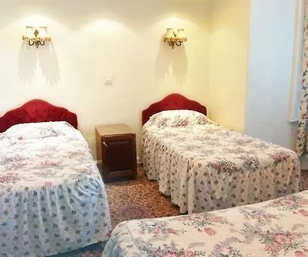 The Avenue Hotell 3*