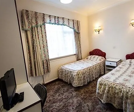 The Avenue Hotel