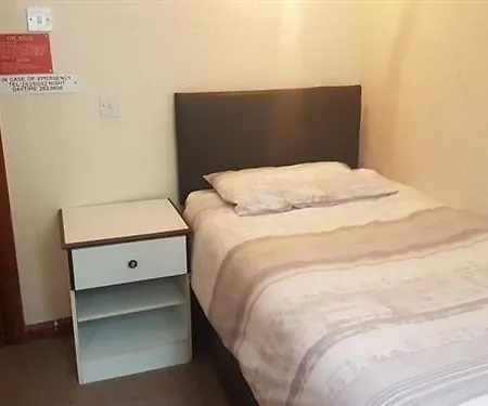 The Avenue 3* Leeds (West Yorkshire)