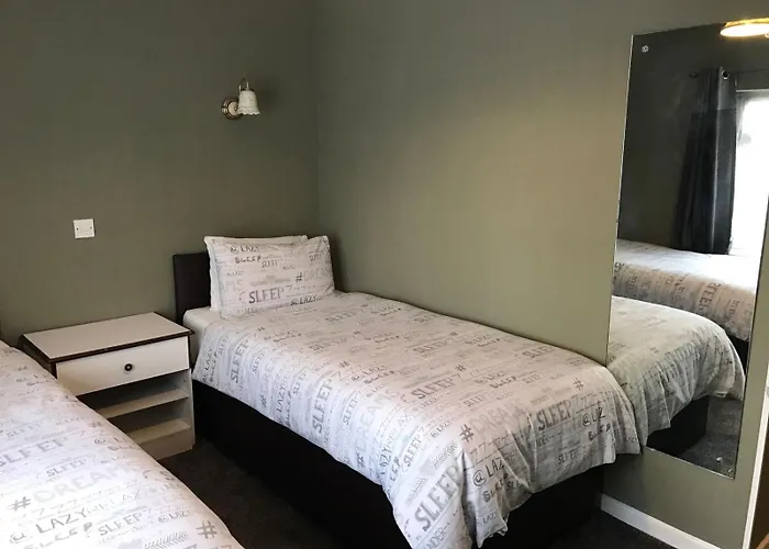 The Avenue Leeds (West Yorkshire)