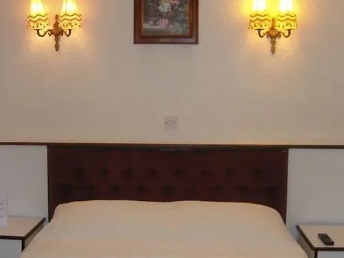 The Avenue Leeds (West Yorkshire)